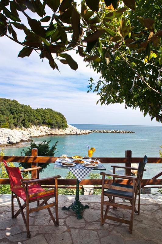 Victoria'S Guesthouse Damouchari Luaran gambar